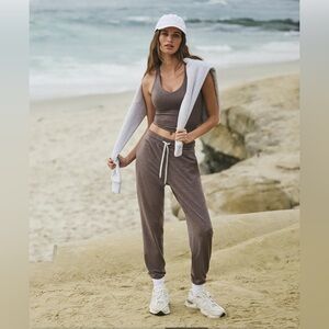 Vuori Women’s Performance Jogger, set of two, size small, regular length